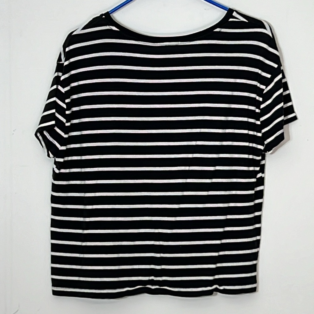 🌞 Gap black & white short sleeve breast pocket oval neck tee M - Picture 15 of 16